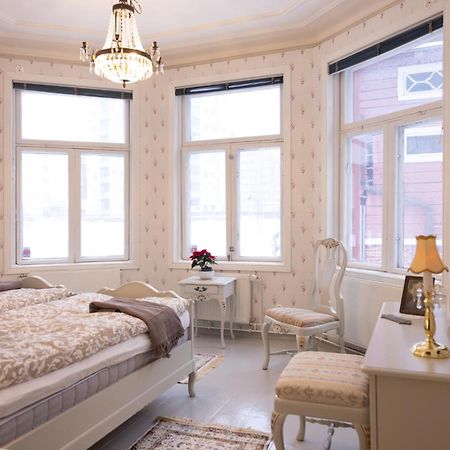 Hostel Cafe Huvila Оулу Экстерьер фото