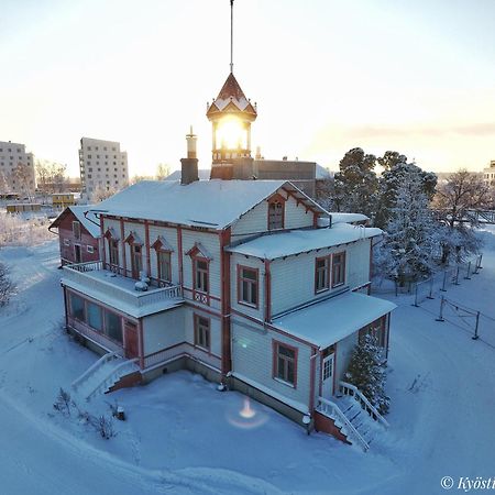 Hostel Cafe Huvila Оулу Экстерьер фото