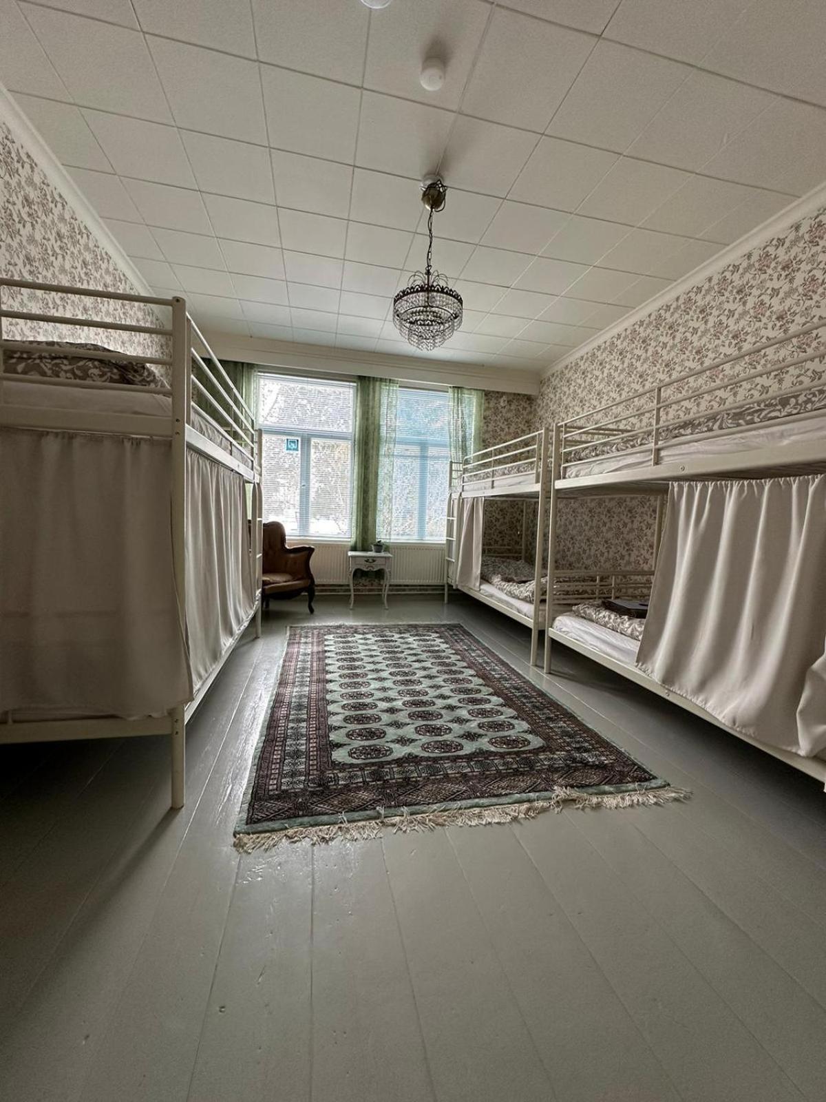 Hostel Cafe Huvila Оулу Экстерьер фото