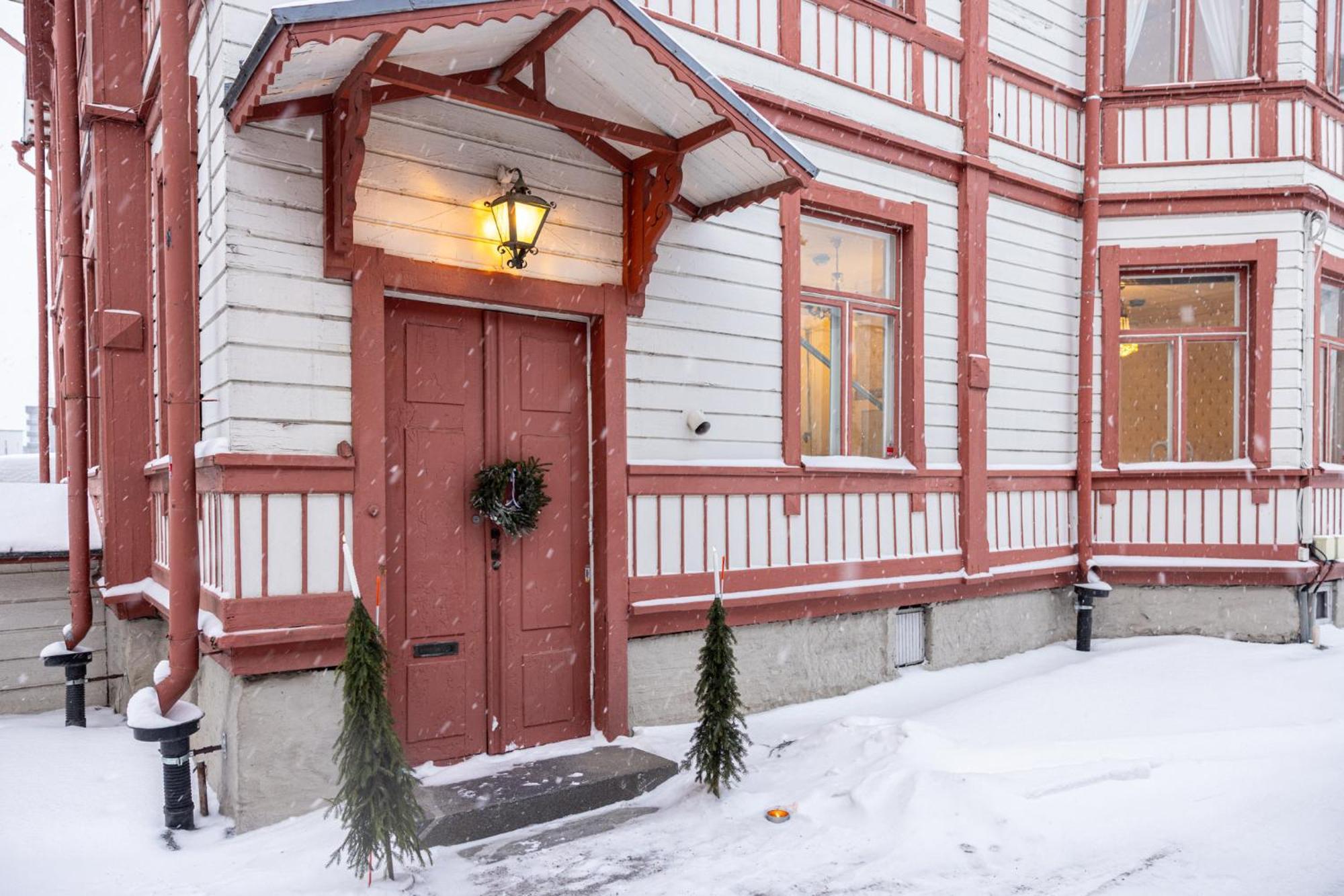 Hostel Cafe Huvila Оулу Экстерьер фото