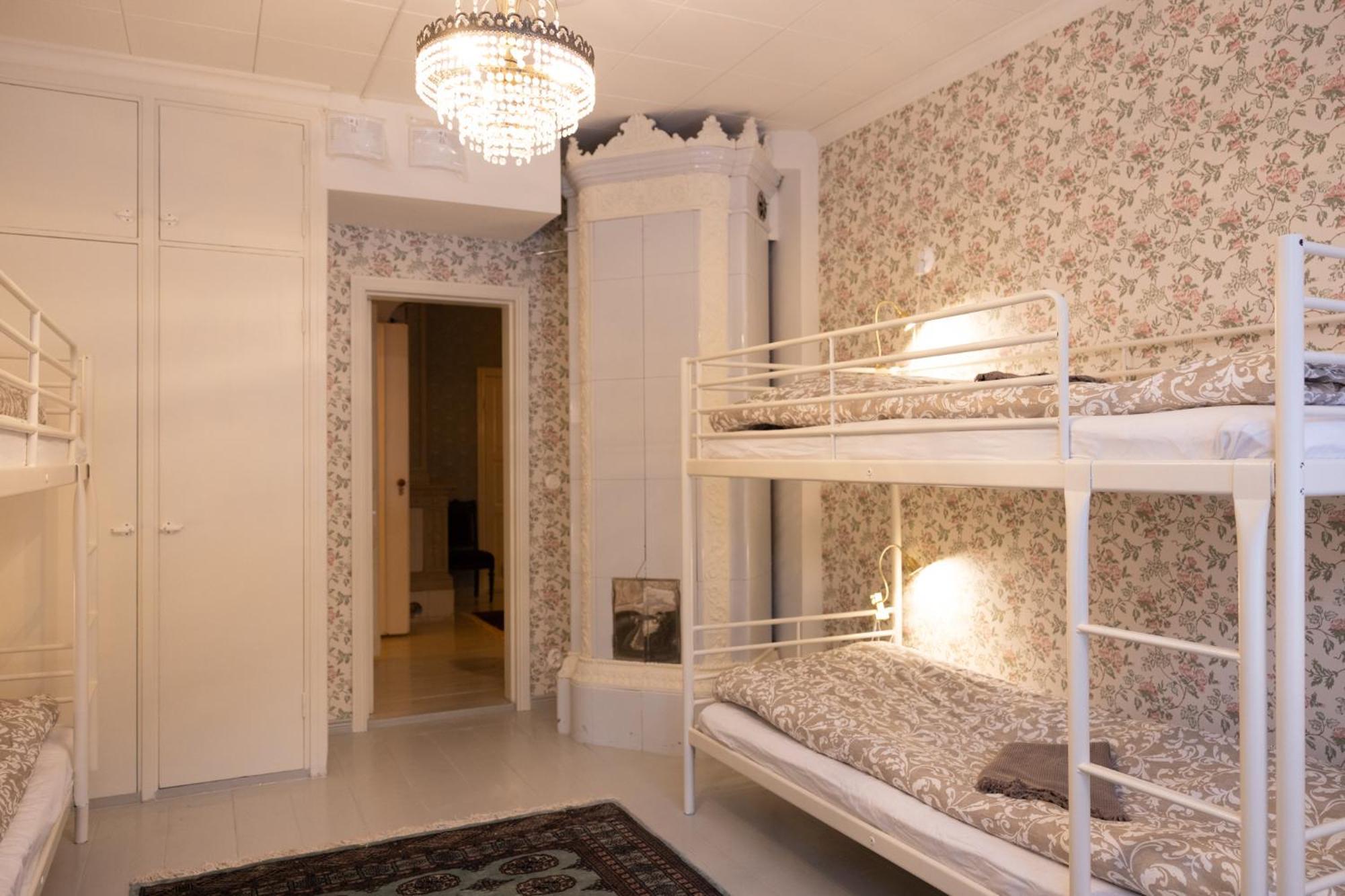 Hostel Cafe Huvila Оулу Экстерьер фото