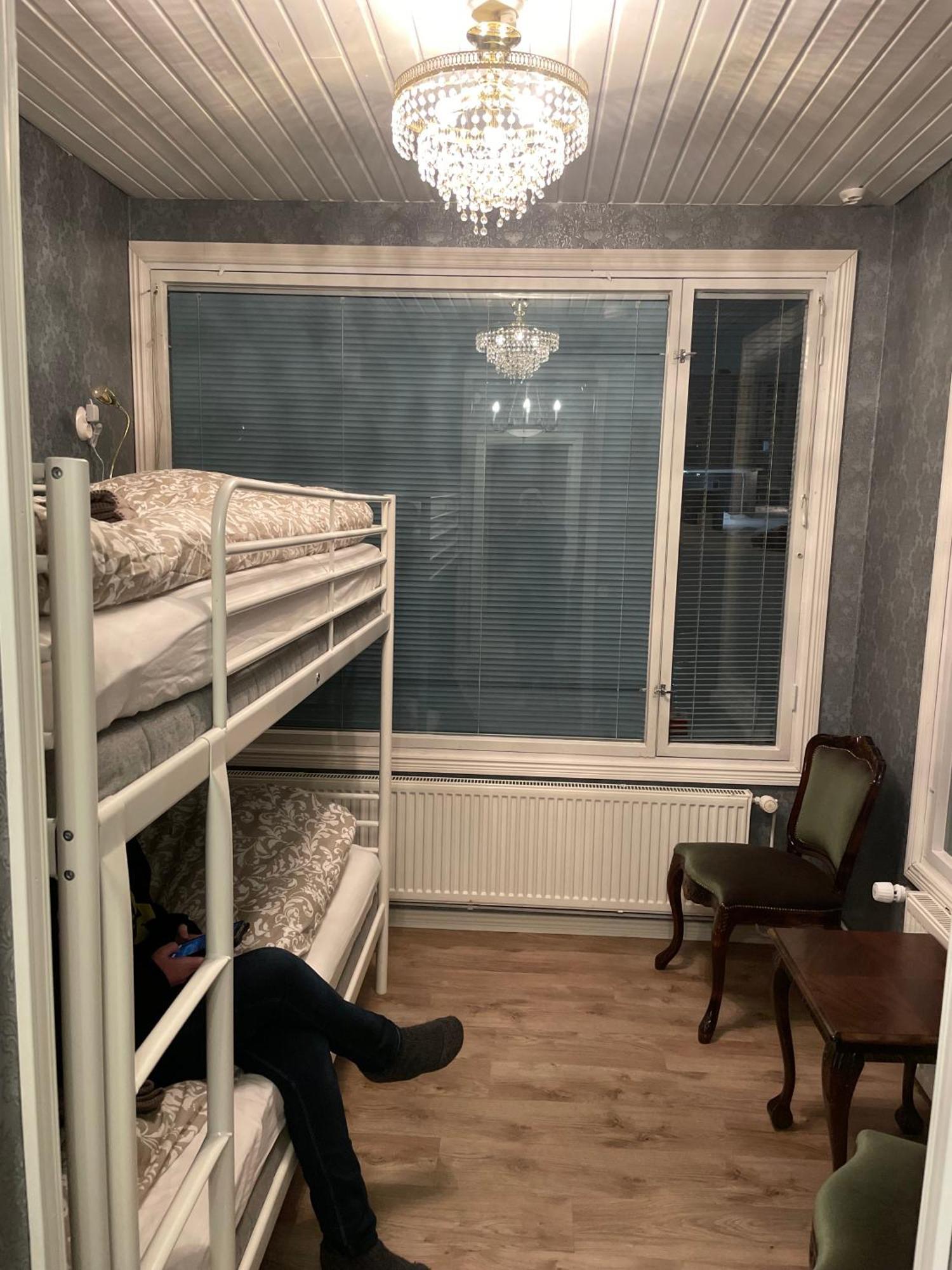Hostel Cafe Huvila Оулу Экстерьер фото