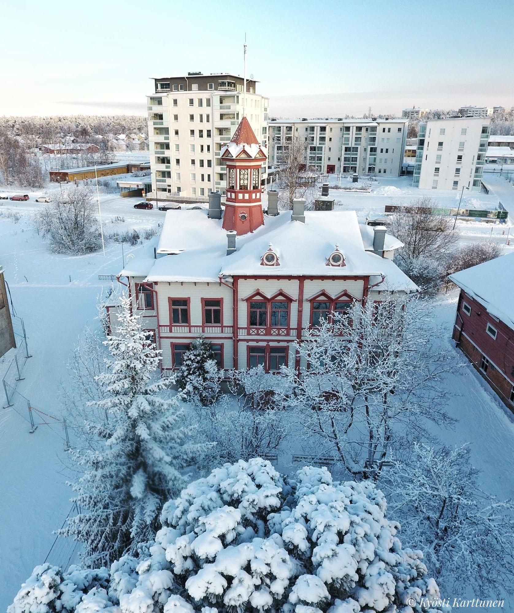 Hostel Cafe Huvila Оулу Экстерьер фото